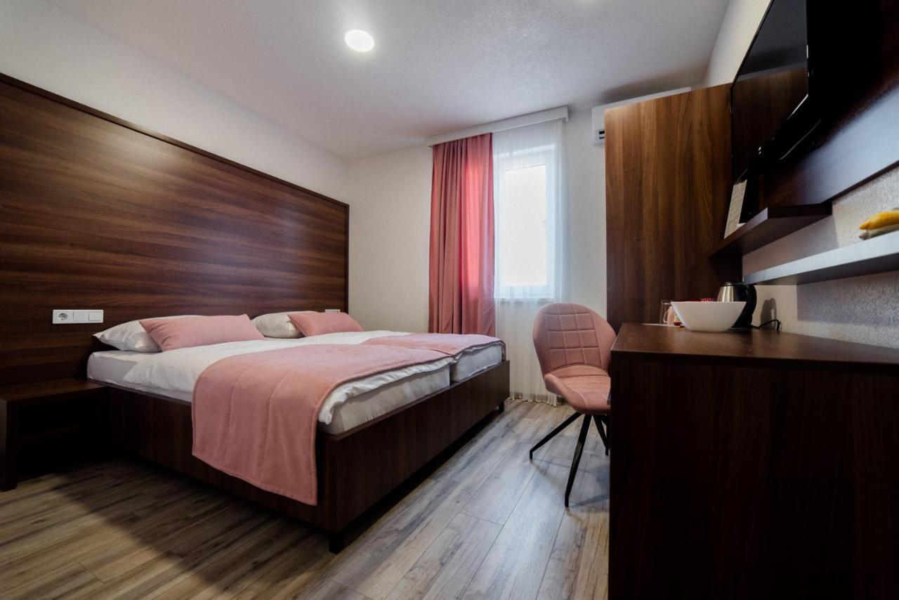 Apartments And Rooms Villa Majestic Бихач Экстерьер фото